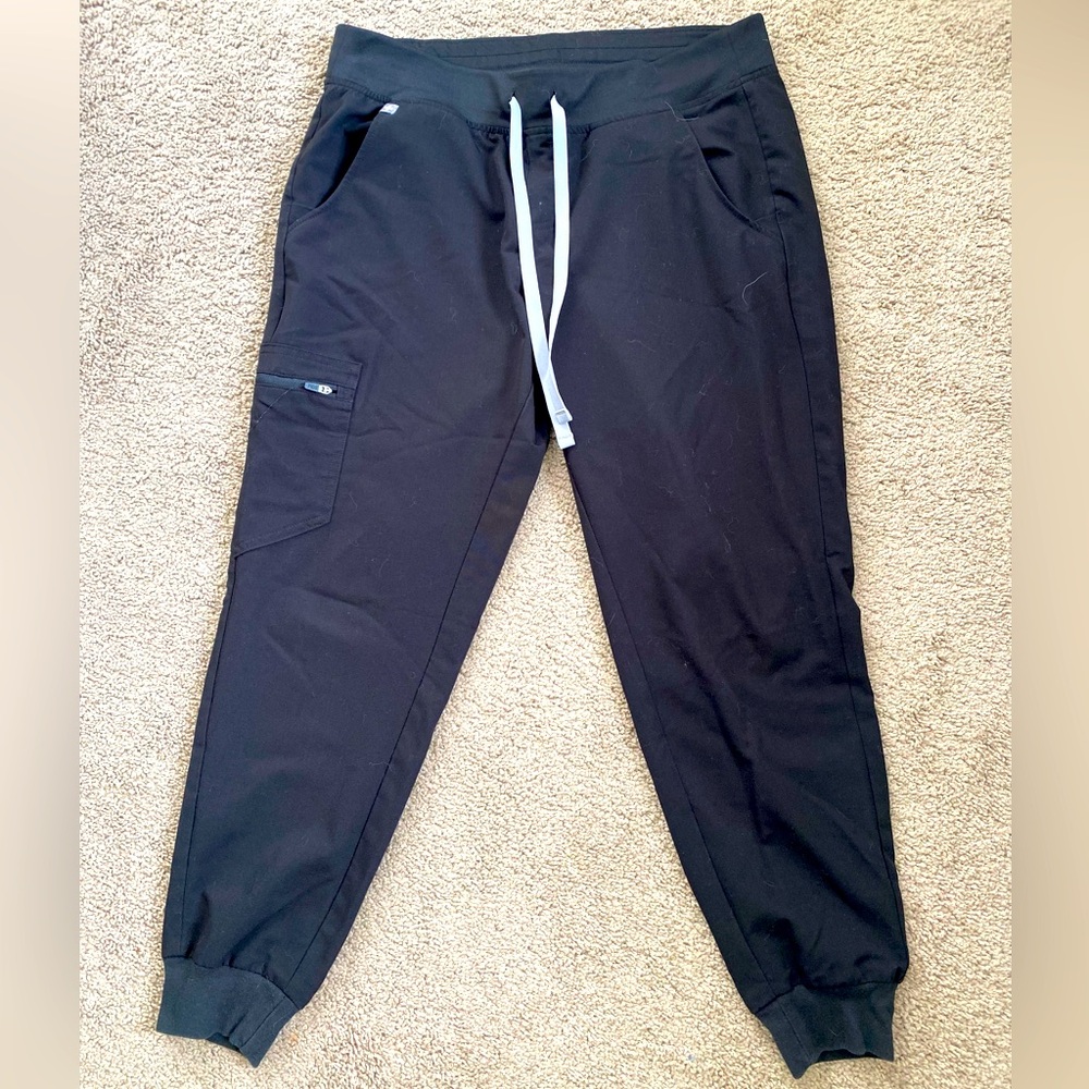 Black figs, Zamora style jogger, scrub pants